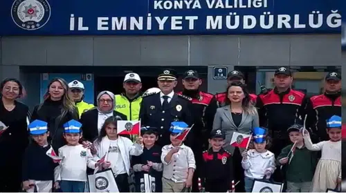 Türk Polis Teşkilatı’nın yıl dönümünde öğrencilerden anlamlı ziyaret