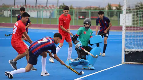 Konya’da Gençler Hokey heyecanı başladı