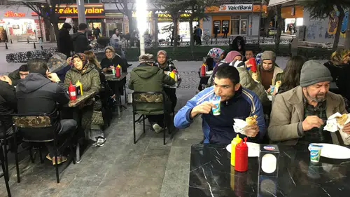 Konya’da Gönüller Birleşti: Engeller Sevgiyle Aşıldı