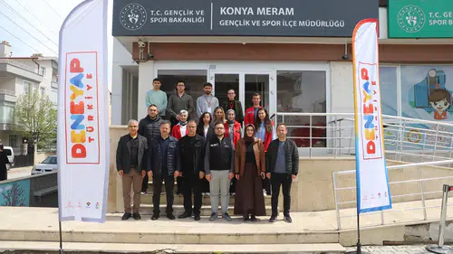 Konya’da il müdürleri, gençlerin teknoloji heyecanına ortak oldu
