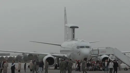 Konya'da çocuklar 23 Nisan coşkusunu 3'üncü Ana Jet Üs Komutanlığında yaşadı
