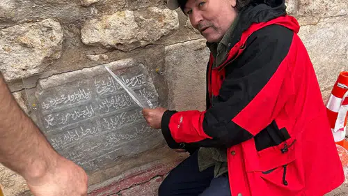 Konya'da yüzyıllık kitabe ortaya çıkarıldı: Yazanlar dikkat çekti!