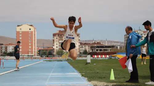 Konya’da atletizm heyecanı: 10 ilden sporcular pistte