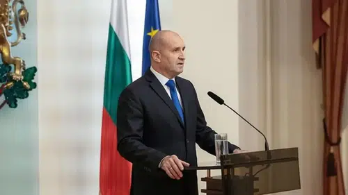 Bulgaristan'da eski Cumhurbaşkanı Radev sandıktan birinci çıktı