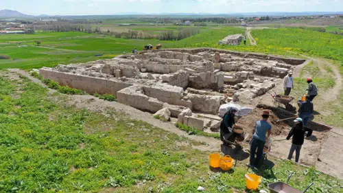Lystra’da kazı sezonu yoğun ilgiyle başladı