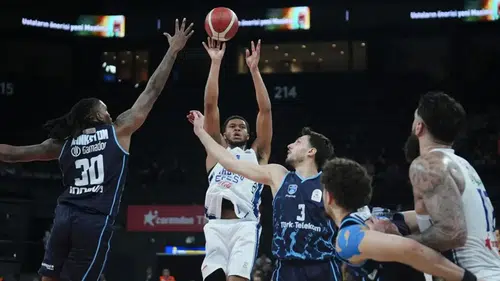 Anadolu Efes, Türk Telekom'u 101-91 yendi