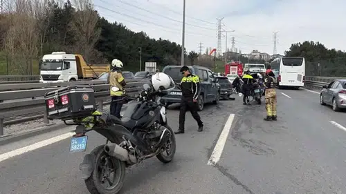 Zincirleme trafik kazası; 6 araç hasar gördü