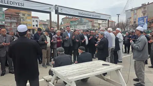 Konyalı Hacı adayları dualarla uğurlandı