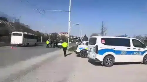 Otomobil ile çarpışan motosiklet sürücüsü öldü