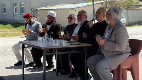 Karatay'da eller semaya açıldı!