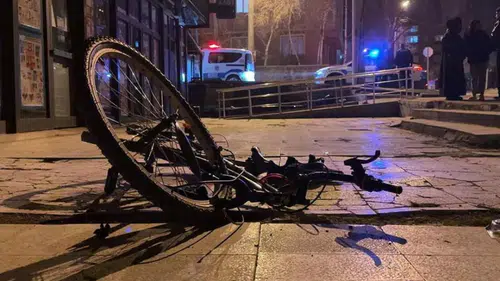 Bisikletli çocuğa otomobil çarptı, kalbi hastanede yeniden çalıştırıldı