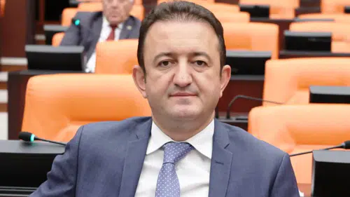 Barış Bektaş: Vatanseverlik duygusu dâhil tüm erdemlerin beşiği annelerimizdir