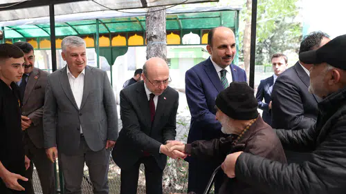 Konya protokolü Işıklar Mahallesi’nde vatandaşlarla buluştu