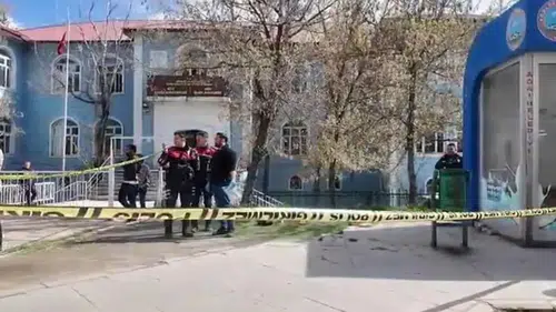 Adliyeye boşanma başvurusu yapmaya gelen eniştesini vurdu