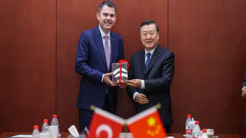 Bakan Kurum, Çin'de