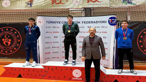 Emirhan Danış Trampolin Cimnastikte Türkiye Şampiyonu