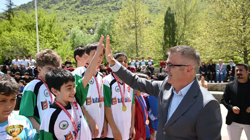 Seydişehir’de gençler doğada yarıştı: Gençler doğayla iç içe yarıştı