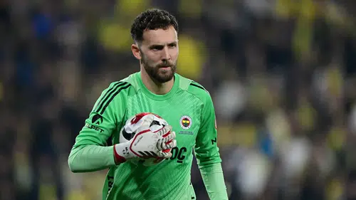Fenerbahçe, Tarık Çetin ile 3 yıllık yeni sözleşme imzaladı