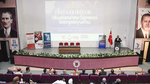 Uluslararası öğrenciler disiplinlerarası sempozyumda bir araya geldi