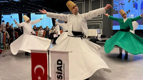 İzmir'de yaşayan Konyalılar gönül sofrasında buluştu