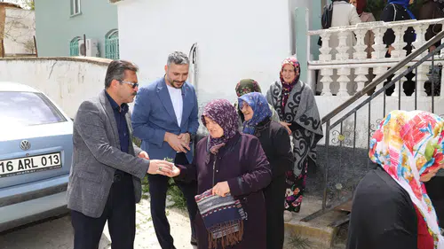 Konya'da annelere çat kapı ziyaret: Yüzler güldü!