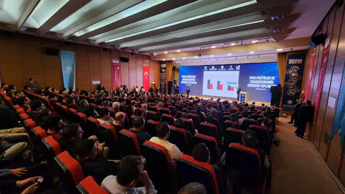 Konya’da ekonomi gündemi: Fatih Karahan’dan kritik sunum