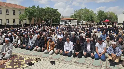 Başkan Demir hemşehrileriyle şükür sofrasında buluştu