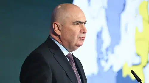 Romanya'da mevcut hükümet düşürüldü