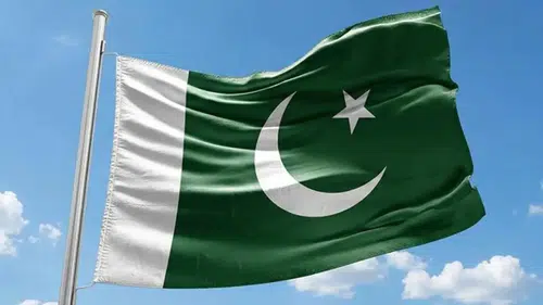 Pakistan'da polis aracına bombalı saldırı: 7 ölü