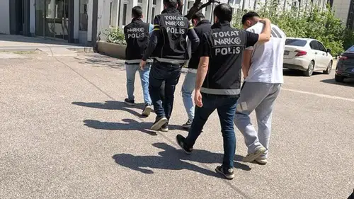 Uyuşturucu ticareti operasyonu; 2 tutuklama, 2 ev hapsi