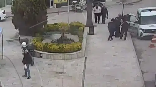 Polislerin ‘heimlich’ manevrası ile hayata tutundu