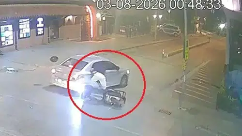 Motosiklet otomobile çarptı; 2 yaralı