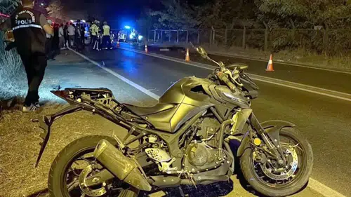Motosikleti devrildi, karşı şeride savruldu! Genç sürücü hayatını kaybetti