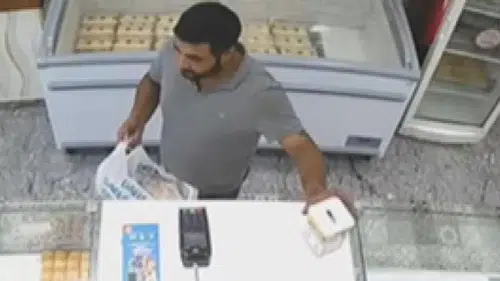 Tatlıcı dükkanından sadaka kutusunu çaldı