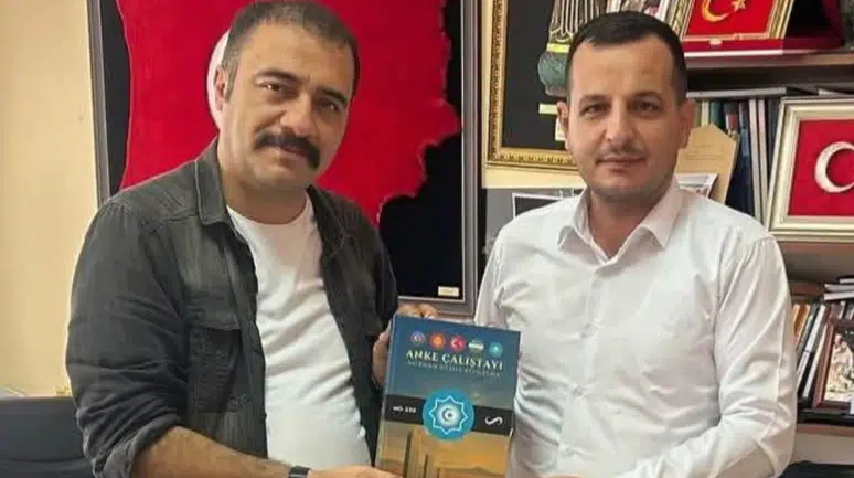 İKİ GÖNÜLDAŞ BİR ARADA