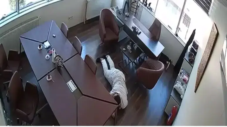 Kumaş firmasına silahlı saldırı