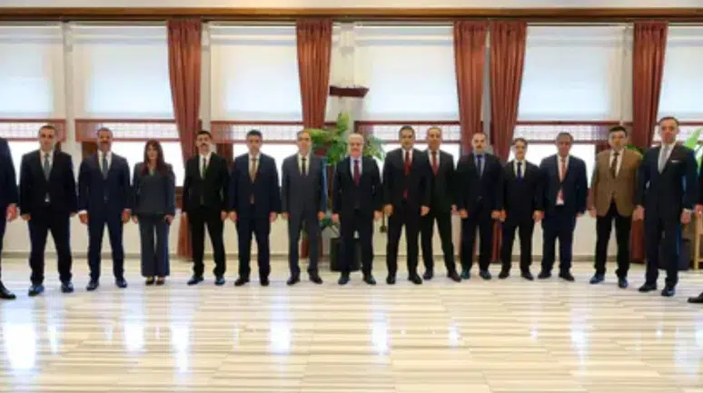 Konya Valisi Akın, yerleri değişen isimlerle veda programında buluştu