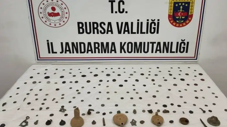 Tarihi eser operasyonunda 202 sikke ve obje ele geçirildi