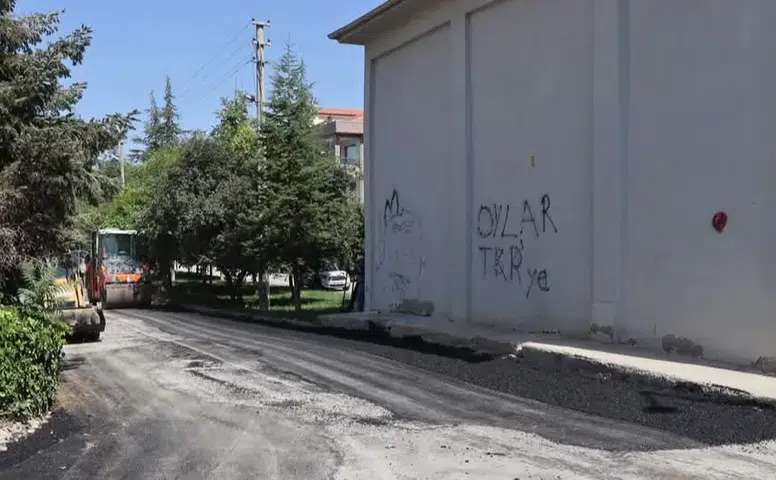 Konya'da mahallelere güvenli ulaşım için ekipler sahada!