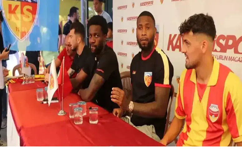Kayserispor’da imza günü etkinliği
