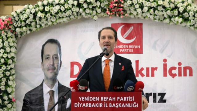 Diyarbakır’da Erbakan’dan ’yeni anayasa’ yorumu