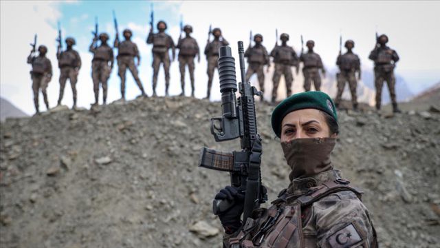 Kadın özel harekatçılar Hakkari'de PKK'nın korkulu rüyası oldu