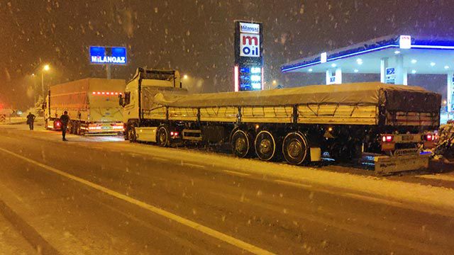Konya-Antalya kara yolu çekici ve tır geçişlerine kapatıldı