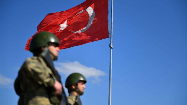 1'i PKK, 2'si FETÖ mensubu 5 kişi yakalandı