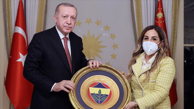 Erdoğan, Türkiye Voleybol Federasyonu yönetici ve oyuncularını kabul etti