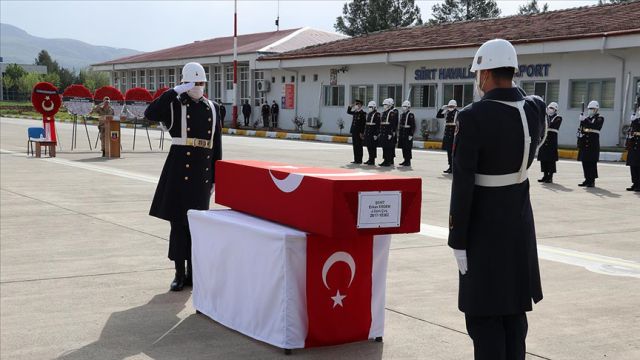 PKK'ya yönelik operasyonda şehit olan asker için tören