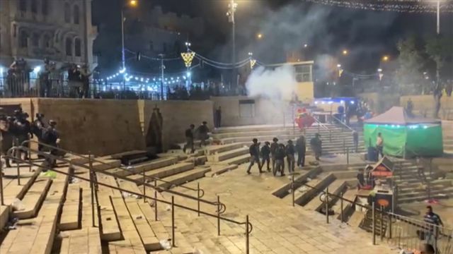 İsrail polisi Doğu Kudüs'ün Şam Kapısı'nda Filistinlilere müdahale etti