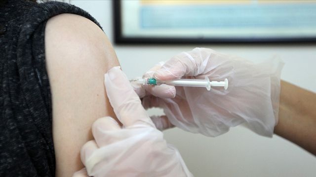 Bir günde 1 milyon 416 bin 795 doz aşı yapıldı