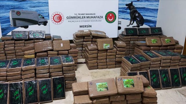 Mersin Limanı'nda 463 kilogram kokain ele geçirildiğini bildirdi