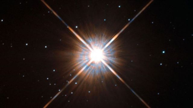 Güneş sistemine en yakın yıldızın yörüngesinde 3. gezegen keşfedildi